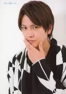 Takuma Zaiki / Bust up, costume white, black, left hand chin, background white, logo "Smart Boys" / "Company" Takuma Zaiki L edition Bromide B