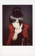 The Raid. / Tenshi / Upper Body / Costume Red Black / Right Hand Chin / Mouth Closed / Background Black / Raw Cheki