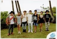 AAA/Set (7 personas) /Horizontal, Cuerpo completo, Vestuario : Blanco, Negro, Azul claro, Anaranjado, Horizontal, Center Hidaka, Urata Right Shoulder, Outdoor / "AAA PARTY/AAA mobile" a-nation '16 FC Limited Artist Photo B (Hawaii)