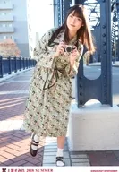 Sumire Uesaka / Whole Body / Costume Yellow-Green / Both Hands Camera / 「 2018 Summer 」 / Sumire Uesaka Bromide Set 13 th Edition