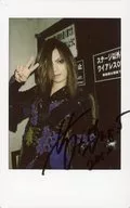 ☆ D/HIDE-ZOU / with handwritten signature / Upper Body / Costume Black / Purple / Right Hand Piece Face Side / Body Left Facing / Back Door / Raw Cheki