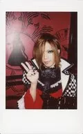 D/HIDE-ZOU / Upper Body / Costume Black / Red / Block Check Pattern / Right Hand Piece Breast / Right Side / Background Wall Red / D Resurrected Tomeihan one man Tour 2015 「 HAPPY UNBIRTHDAY 」 IC Card Case Included Live Cheki