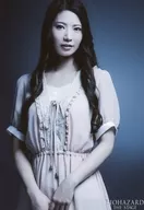 Asuka Kuramochi (Mary Grey, Countess of Kent) / Above-the-knee ・ Costume Pink ・ Both Hands Hanging ・ Background Blue ・ Character Tomoshot / Stage "RESIDENT EVIL the Stage" Bromide