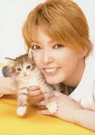 Takarazuka Revue (Sora-gumi) / Manato Asaka / Face Up / Costume White / Stomach Down / Both Hands Cat / Cheek Attached / Background White / 2L Size / 「 Takarazuka Revue 」 Official Official photo
