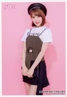 IZ* ONE/ Miyawaki Ssakura / Acima do joelho / IZ* ONE SHOWCASE Event Random Photo