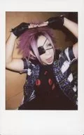 The Raid. / Ichiyo / Upper Body / Costume Black / Red / White / Eye Band / Both Hands of Head / Face Right / Mouth Open / Background Brown / Raw Cheki