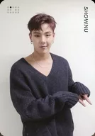 MONSTA X/ショヌ(SHOWNU)/右下用手指、內側有趣、文字紅色/CD