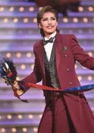 Takarazuka Revue (Yuki Gumi) / Sakina Ayakaze / Live Photo / Above the Knee / red / White / Black / Shan Shan / Stairway / 2L Size / Yuki Gumi Tokyo Performance 『 Phantom 』 Stage Photo