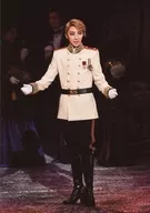 Takarazuka Revue (Moon Group) / Rurika Miya / Live Photo / Whole Body / White Costume / Both Hands Spread / 2L Size / Moon Group Bow Hall Performance 『 Anna Karenina (Anna Karenina) 』 Stage Photo