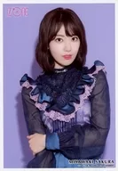 IZ*ONE/宫脇咲良/上半身・背景紫/IZ*ONE 1 st单曲发行纪念随机生写真Ver.1