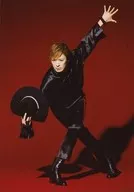 Takarazuka Revue (Hanagumi) / Tomu Ranju / Whole-body, Costume black, Right hand hat, Left hand raised, Legs crossed, Background red / Journal 「 Takarazuka Graph, May issue, 2014 」, All applicants present Official photo.