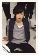 Hey! Say! JUMP / Yuri Chinen / Whole body / Costume black / grey / Under both hands / Sitting / Agura / Official Official photo