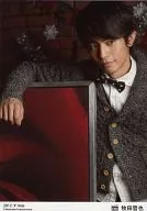 D-BOYS / Tetsuya Makita / Kneecap / Costume Gray / Shirt White / Bow Tie / Face Left / Eye Left / Mouth Closed / Right Arm / 「 2012. X' mas 」 / Official Official photo