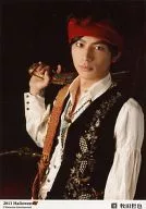 D-BOYS / Tetsuya Makita / Upper Body / Costume Black / Brown Color / Shirt White / Bandana Red / Right Hand Gun / Mouth Closed / Background Black / 「 2013 Halloween 」 / Official Official photo