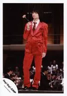 Hey! Say! JUMP / Kei Inoo / Whole Body / Costume red and white / Necktie / Right hand flower / Eyes upper left / Official Official photo