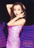 板野友美/膝上・服裝粉色・身體向左・兩手頭發・無腰帶/CD「COME PARTY！」先到購入特典生寫真