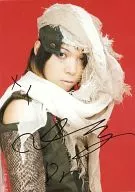 ☆ May / shingo / Bust up, Background red, Right side, with handwritten signature / Official Official photo