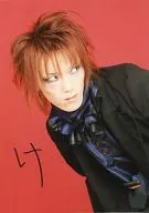 ☆ May / Irikawa Cage / Bust Up / Background Red / Diagonal / with handwritten signature / Official Official photo