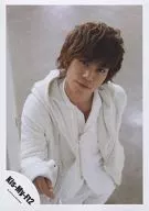 Kis-My-Ft2 / Kenei Senga / Knee-Upper, Costume White, Right Hand Leaning, Eye-Upper / Official Official photo