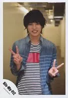 Kis-My-Ft2 / Takashi Nikaido / Upper Body / Blue Shirt / Inner Stripe Pattern / Red / Both Hands Piece / Official Official photo