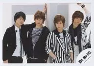 Kis-My-Ft2/集合(4人)/橫式·上半身·服裝黑白·手提·北山右手袋/官方生寫真