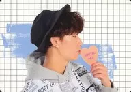 B1A4/ゴンチャン(GONGCHAN)/横型・バストアップ・衣装グレー・左手ハート/B1A4×PARCO TOKYO LIMITED B1A4MARKET THE BEST トレカ
