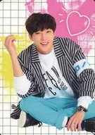 B1A4/振永(JINYOUNG)/全身·盤腿坐·坐坐·衣服白·黑條紋·上右手/B1A4×PARCO TOKYO LIMITED B1A4MARKET THE BEST TORAYCA