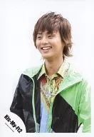 Kis-My-Ft2 / Taisuke Fujigaya / Upper Body / Costume green / black / Gaze left / Smile / Official Official photo