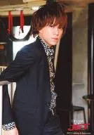 Kis-My-Ft2 / Kento Senga / Upper Body / Costume Black / Jacket / Right Facing / No Handrail / Frame / Stage "DREAM BOYS JET"