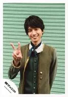 Kanjani Eight / Tadayoshi Okura / Upper Body / Costume Brown and Green Khaki / Right Hand Piece / Official Official photo