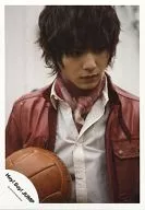 Hey! Say! JUMP / Ryosuke Yamada / Bust up / Costume red / Shirt white / Eye bottom right / Basketball / Official Official photo