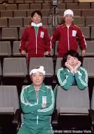 小野坂昌也・小西克幸・野島裕史・竹本英史/座席に座り・ジャージ緑・ジャージ赤/FWZ-00036/「小野坂・小西のO+K(OTASUKE)」小西さんチョイス生写真
