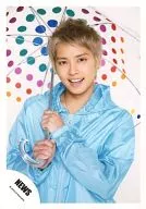 NEWS / Yuya Tegoshi / Bust up / Costume light blue / Double umbrella polka-dot pattern / Background white / Official Official photo