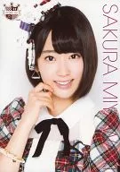 Sakura Miyawaki / Busto-Up / Check Pattern Clothes Red. White / AKB48 CAFE & SHOP Limited A4 Size A4 Raw Photo Poster 63 th Edition