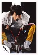 Kanjani Eight / Tadayoshi Okura / Whole body, sitting, costume white, tricycle, mouth open, background black / Official Official photo