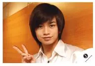 SexyZone/中岛健人/横型・脸朝上・服装白色・右侧和平・背景茶色/正式生写真