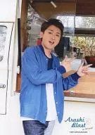 Arashi / Satoshi Ohno / Knee-Top, Costume Blue, Both hands Thumb and Index Finger Stand / "ARASHI BLAST in Miyagi"