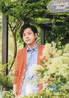 Arashi / Kazuya Ninomiya / Upper Body / Costume Orange. Blue / Eye point left / Plant in front / "ARASHI BLAST in Miyagi"