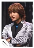 Kanjani Eight / Shodai Yasuda / Bust up, Costume, Silver, Suit, Armband, Left facing / Official Official photo