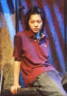 柳浩太郎/现场照片·膝上·服装红紫色·牛仔布料·坐/舞台