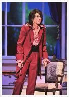 Takarazuka Revue (Sorgumi) / Asanatsu Manato / Live Photo / Above Knee / Costume Red Pink / Eye View Right / Background Window / 2L Size / Performance "The Rose of Versailles - Prince Oscar Bernadotte Version -" Official photo