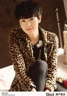 D-BOYS / Koji Seto / Above the Knees, Sitting, Costume Leopard Pattern, Black, Mouth Closed, Right Foot Hold, Background Brown, "2014.02" / D Plus Members Only Bromide