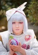 Yuki Kedoin / Bust-up / Costume White / Mask / Both Hands Ball / Character Actor Shot / Stage 「 Prime Bungakuso Maze 」 Random Bromide