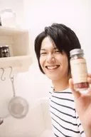 Ryo Hirano / Bust up / Dress black and white stripe / Left hand up / Smile / Postcard size / Official Official photo