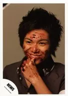 NEWS / Shigeaki Kato / Bust up, Costume Brown, Face Stain, Left Thumb Lips, Show Teeth, Background Grey / Official Official photo