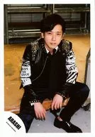 Arashi / Kazuya Ninomiya / Whole body, sitting, costume black platinum, both hands in front, closing mouth / "Cry out love" PV & Jacque / Official Official photo