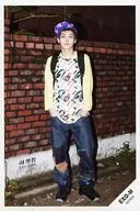 EXO-M/XIUMIN (Xiumin) / Whole Body / Costume Yellowish White / Both Hands Pocket / Hat Purple / Post Card Size / Official Official photo