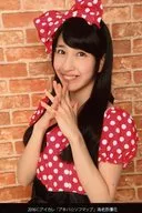 Idol College / Yu Ebihara Flower / Upper Body / Costume Red / White / Ribbon / Left Side / Both Hands / Background Brown / 2016 Aica Re 「 Akiba ☆ Sofmap 」