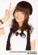 Berryz Kobo / Yurina Kumai / Upper body / Dress in black and white / Right hand piece / Hat / Limited to Osaka Shinsaibashi store