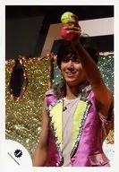 7 west / Nozomu Kotaki / Live Photo / Upper Body / Costume Purple Green / Left Hand Color Ball Yellow Pink / Body Facing Left / Official Official photo